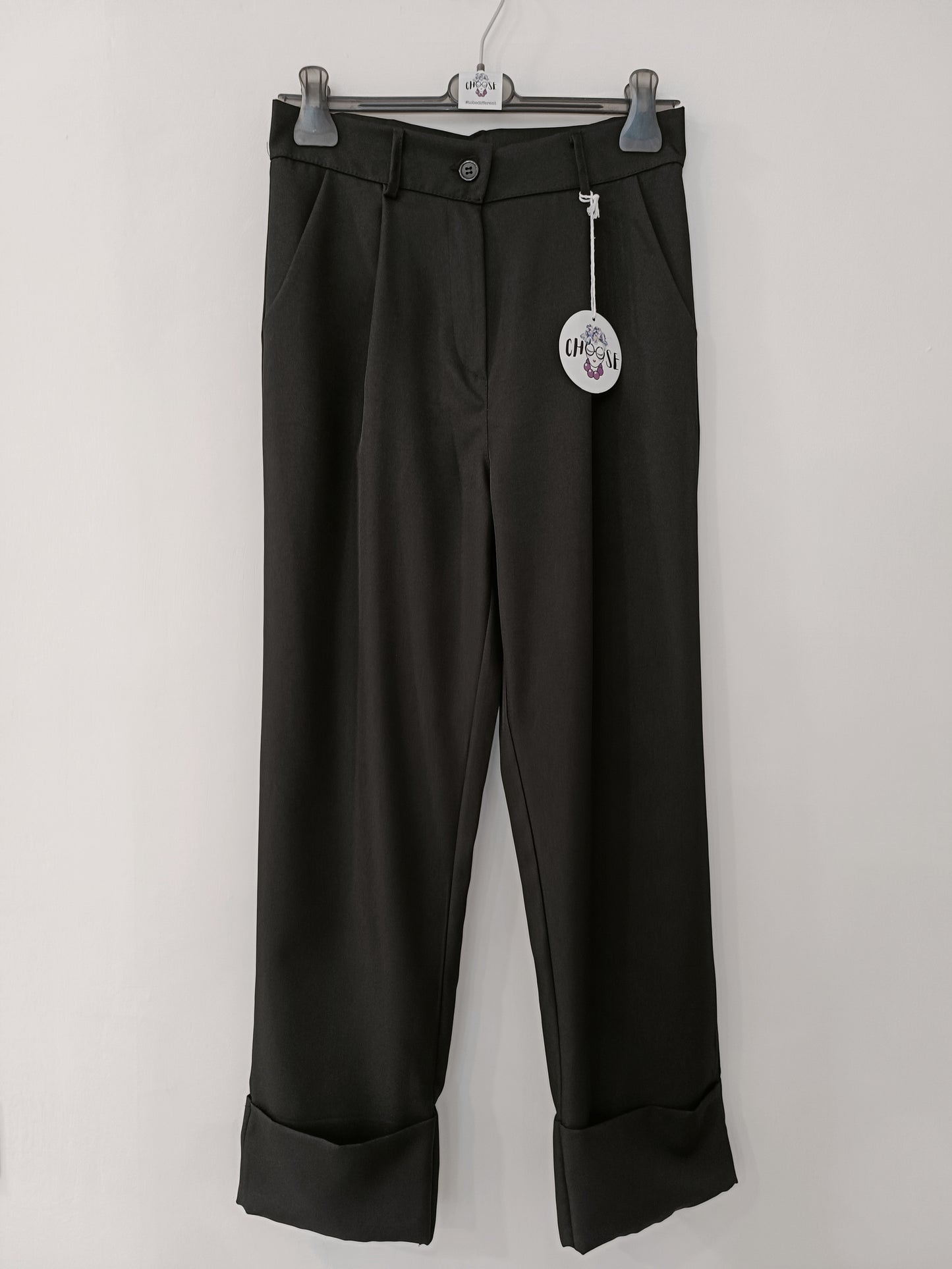 Pantaloni modello Palazzo con Risvolto