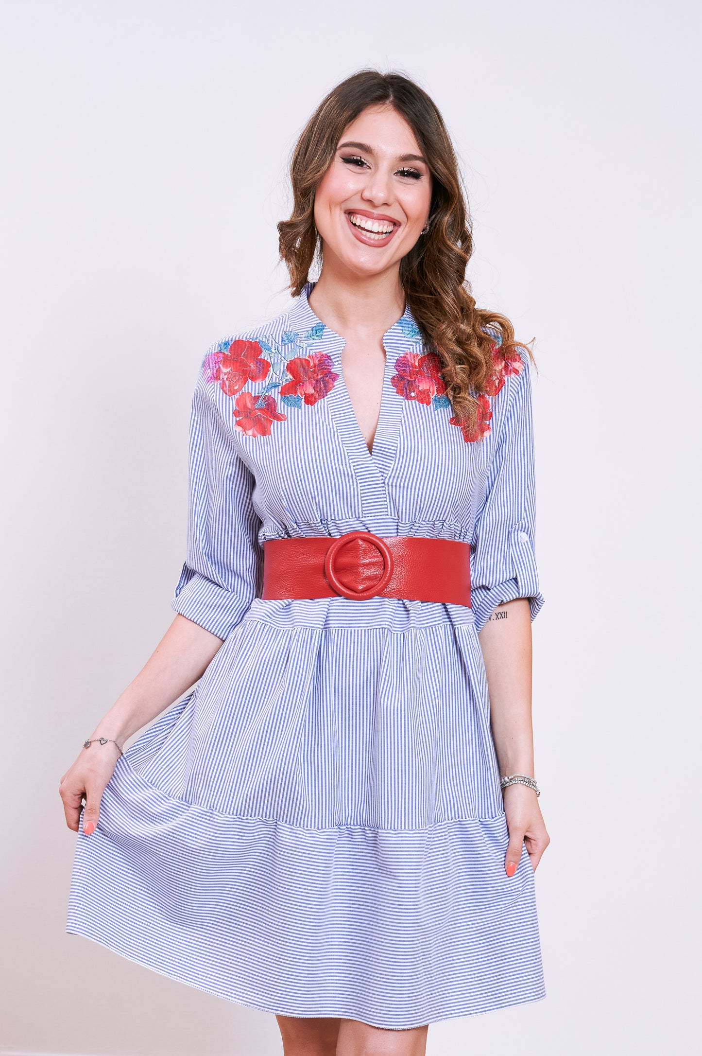Vestito a Righe con Rose Rosse