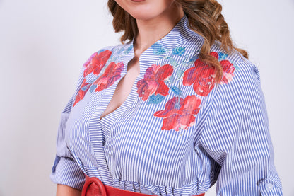 Vestito a Righe con Rose Rosse