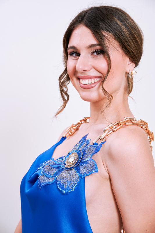 Slip dress con fiore tono su tono