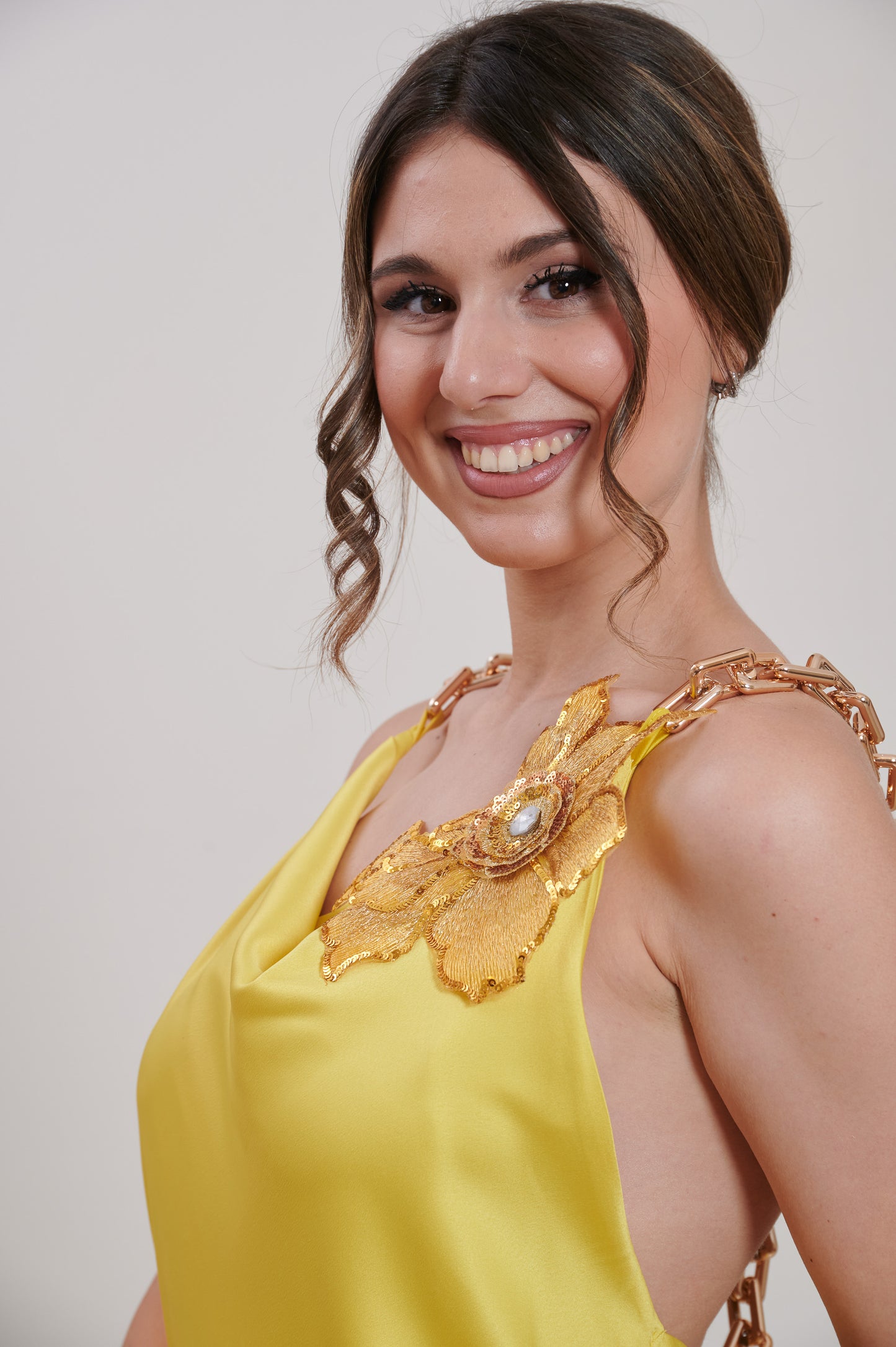 Slip dress con fiore tono su tono