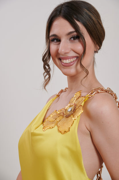 Slip dress con fiore tono su tono