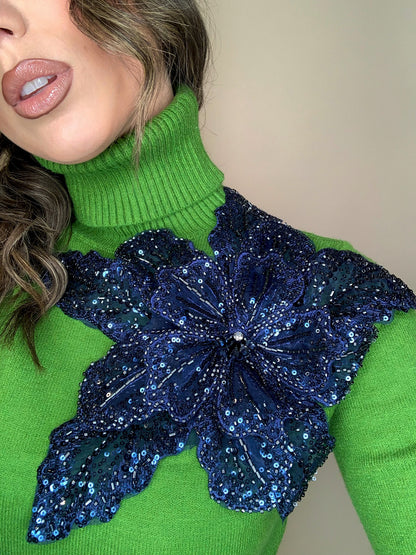 Maglioncino Dolcevita fiore tridimensionale