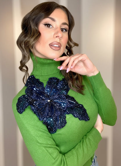 Maglioncino Dolcevita fiore tridimensionale