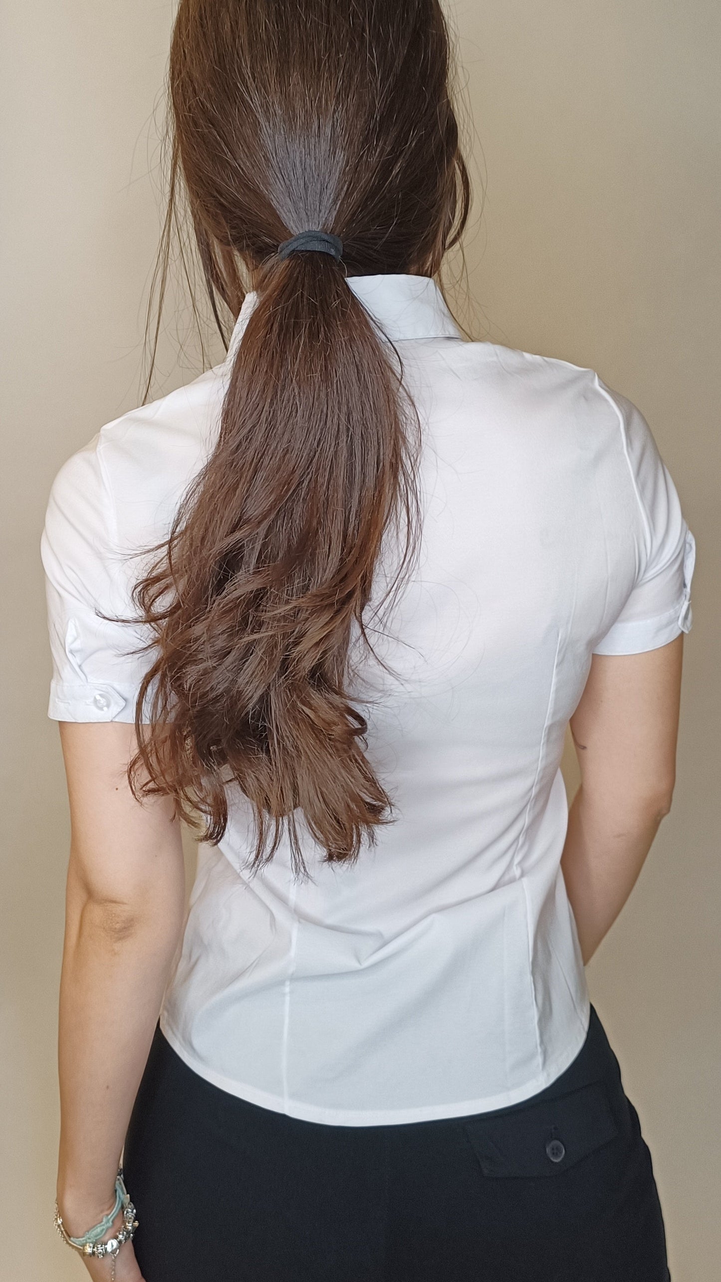 Camicia Bianca a Maniche Corte con Tulipano Tridimensionale Nero