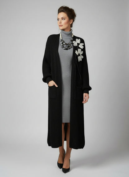 Cardigan con fiori a stelo